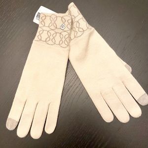 Lululemon BNWT winter gloves